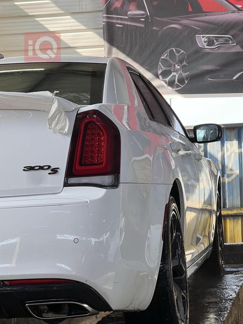 کرایسلەر 300